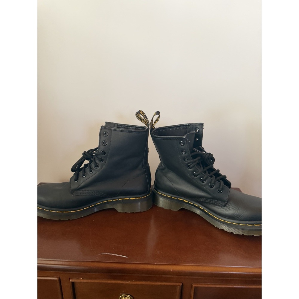 Dr. Doc Martens 1460 Vonda Black Leather Embroidered Red Roses Boots Size 7 GUC - Picture 3 of 5